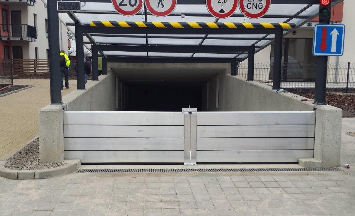INOVA-aluminum-flood-barrier.jpg